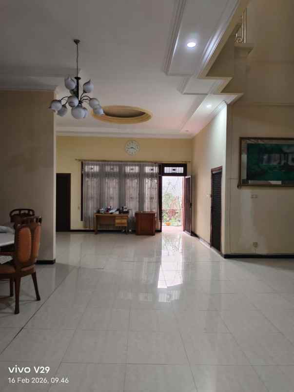 dijual rumah dharmahusada