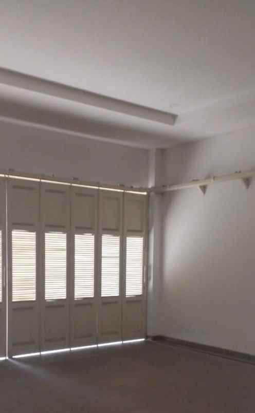 dijual rumah dharmahusada indah barat