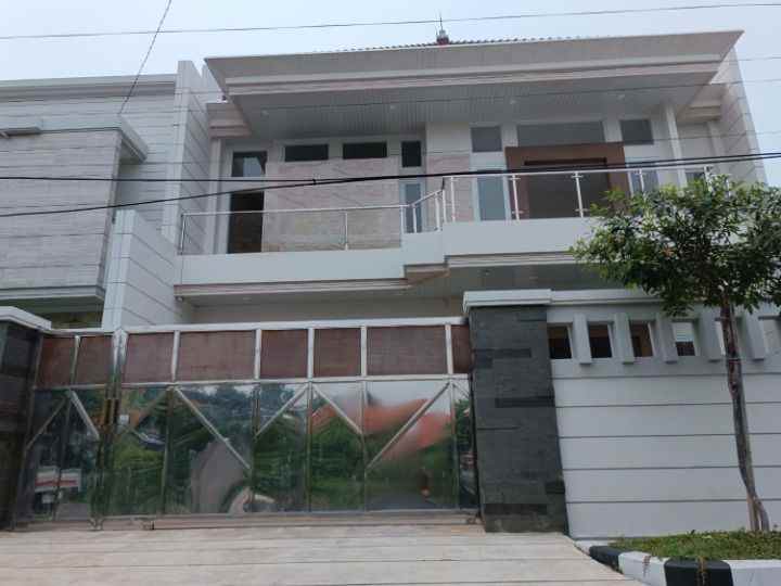 dijual rumah dharmahusada indah barat