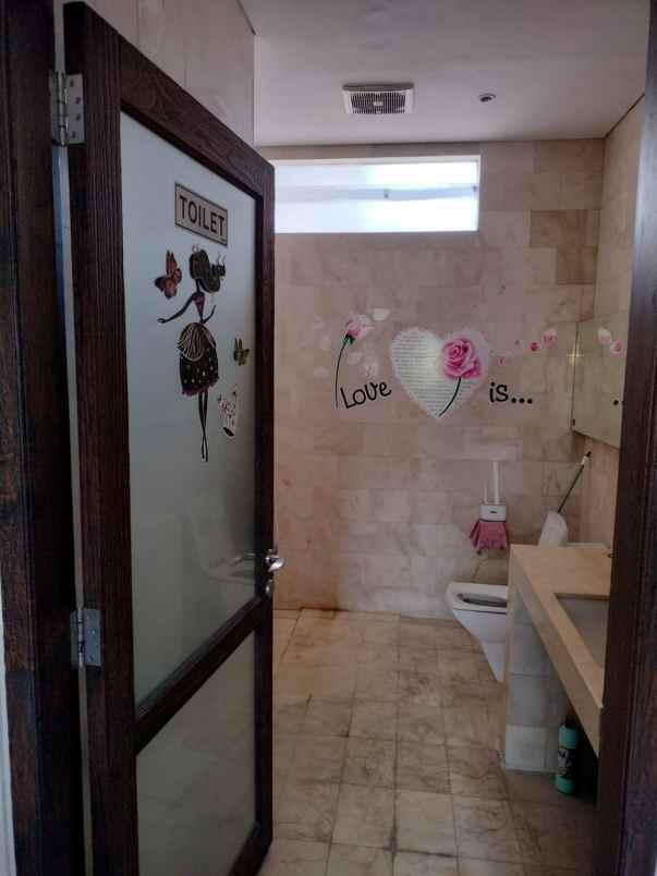 dijual rumah dharmahusada indah barat