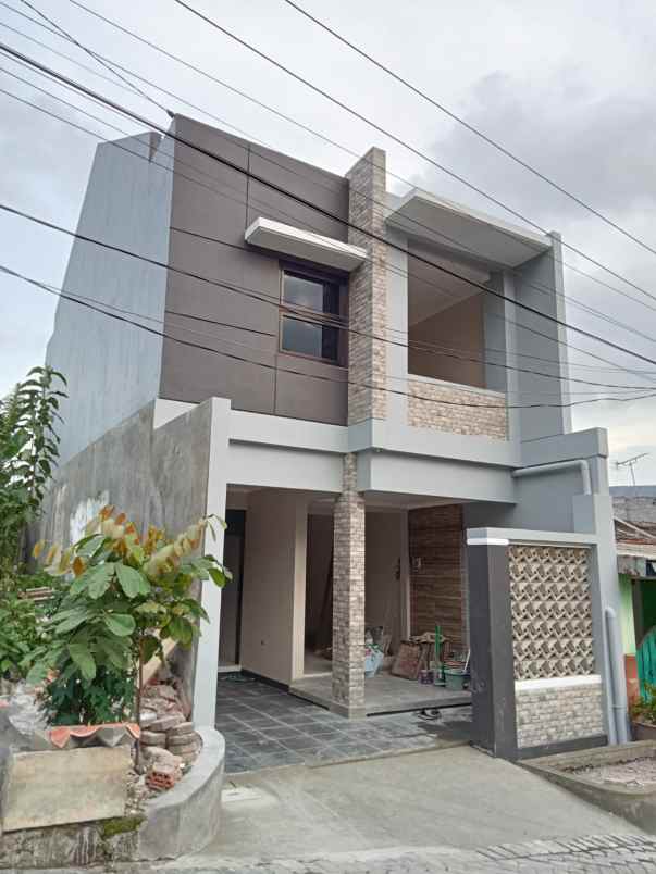 dijual rumah di bukit kencana jaya semarang