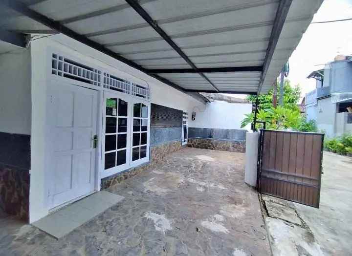 dijual rumah di bumi satria kencana bekasi selatan