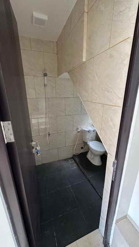 dijual rumah di cluster golden cikeas cibubur
