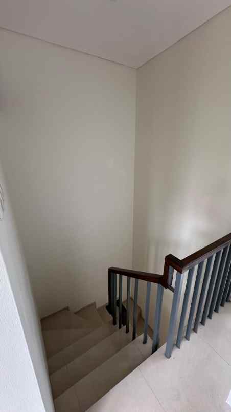 dijual rumah di cluster golden cikeas cibubur