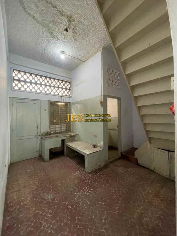 dijual rumah di jalan harimau madong lubis medan