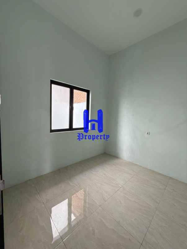 dijual rumah di komplek green park type orchid medan