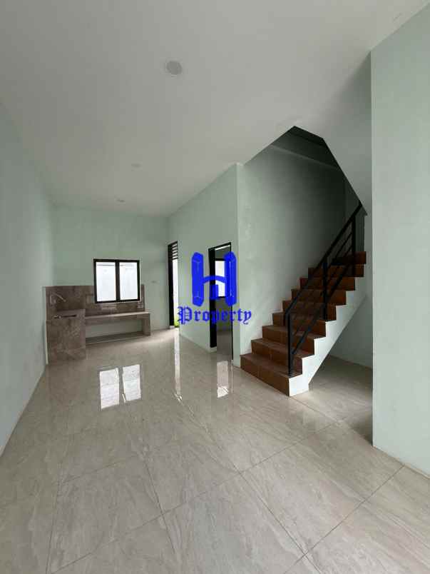 dijual rumah di komplek green park type orchid medan