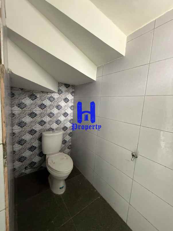 dijual rumah di komplek green park type orchid medan