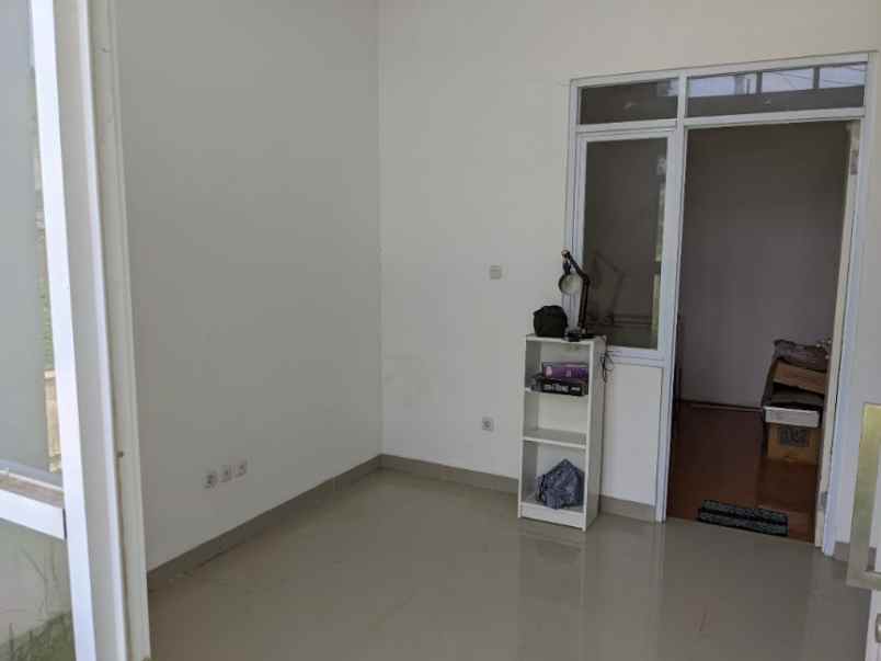 dijual rumah di metland cileungsi