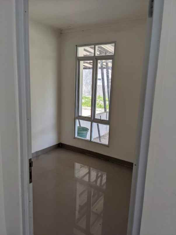 dijual rumah di metland cileungsi