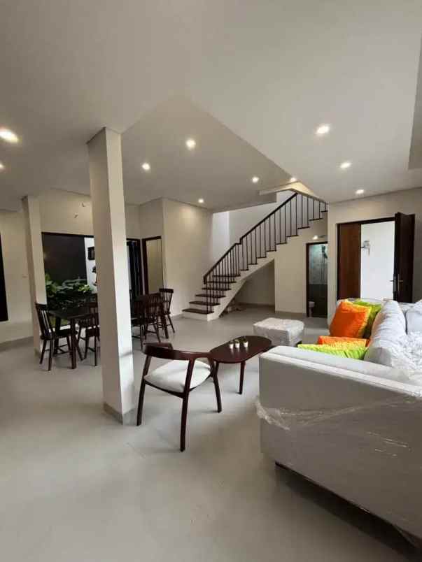 dijual rumah duren sawit jakarta timur