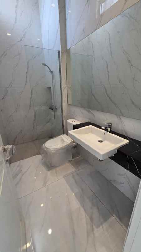 dijual rumah galaxy bumi permai araya 2