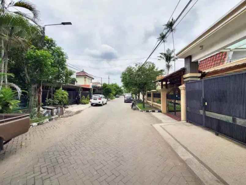 dijual rumah gayungsari