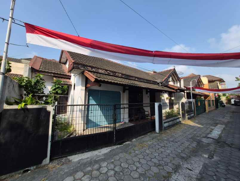 dijual rumah godean