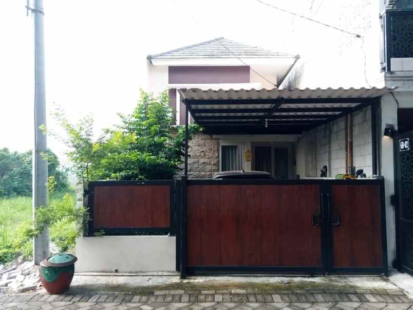 dijual rumah golden berry regency