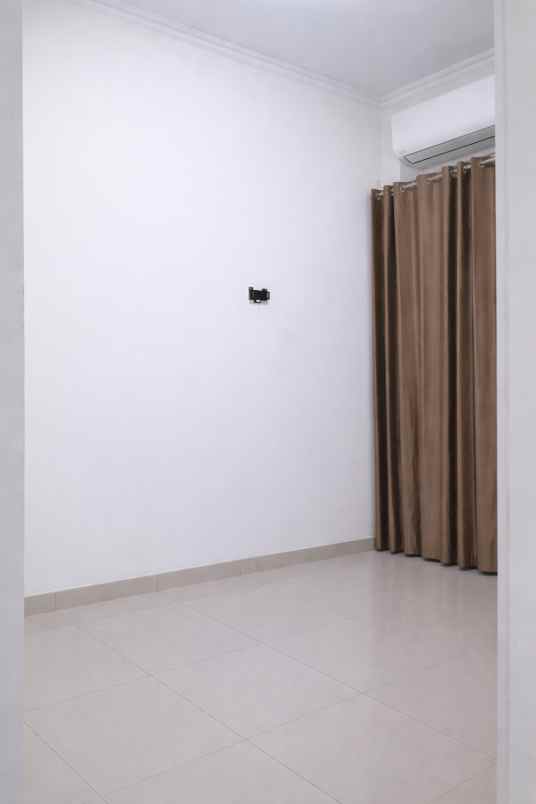 dijual rumah golden berry regency