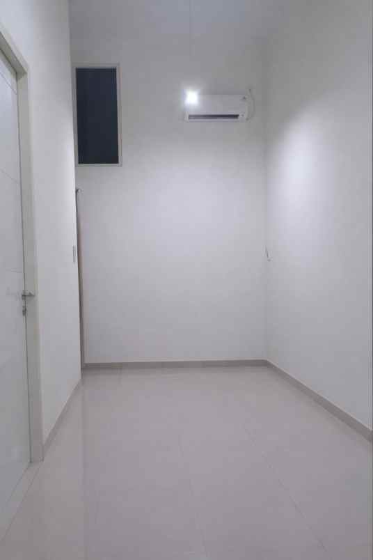 dijual rumah golden berry regency