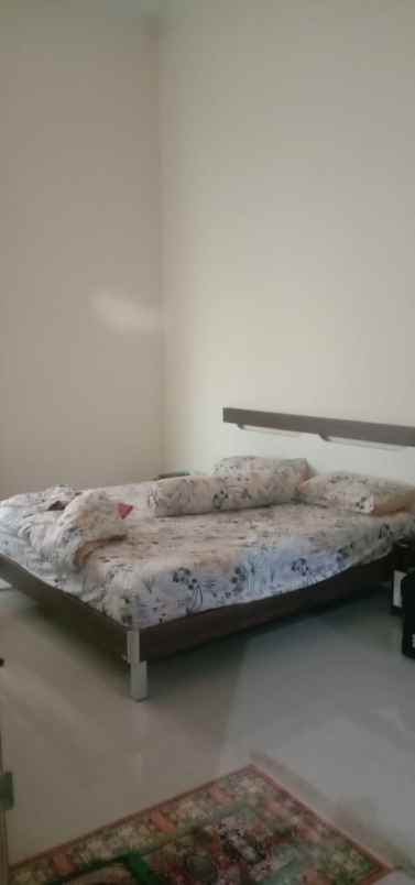 dijual rumah graha estetika