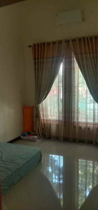 dijual rumah graha estetika