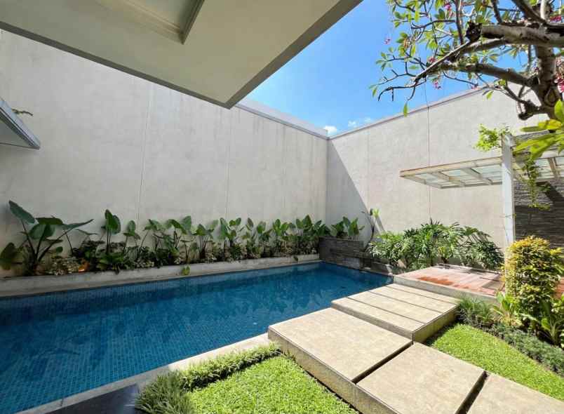 dijual rumah graha famili