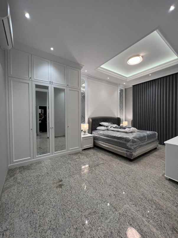 dijual rumah graha famili blok d