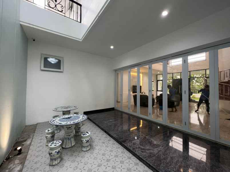 dijual rumah graha famili blok d