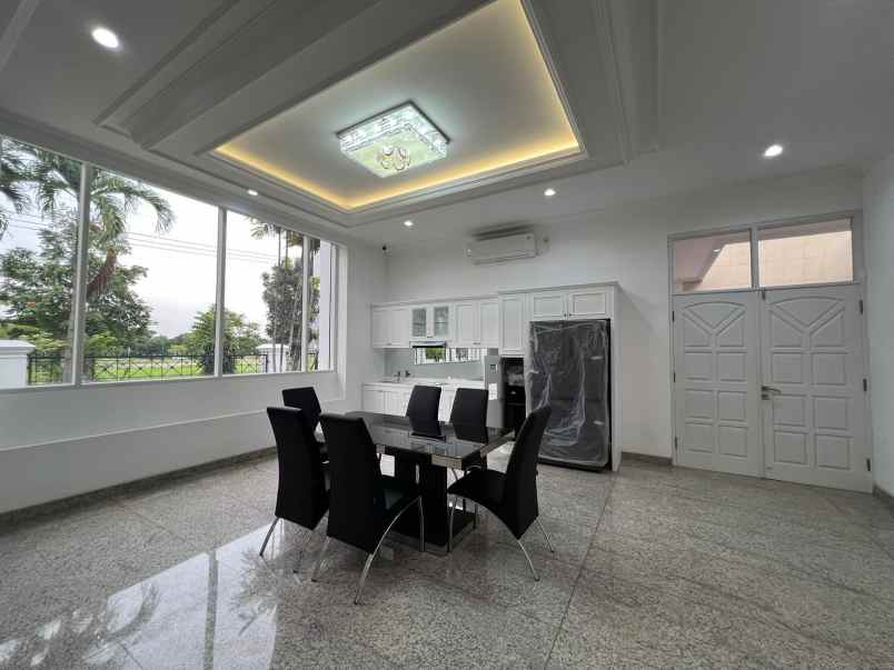 dijual rumah graha famili blok d