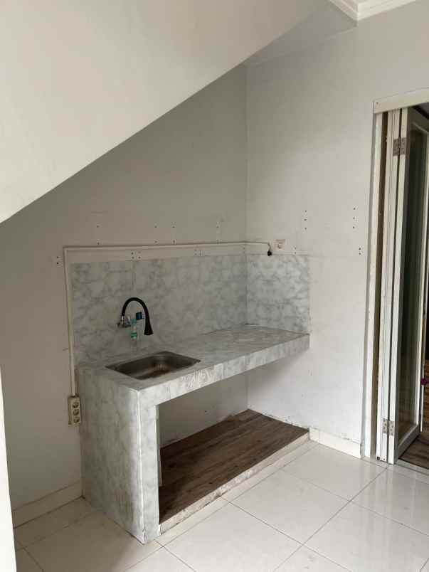 dijual rumah graha raya bintaro