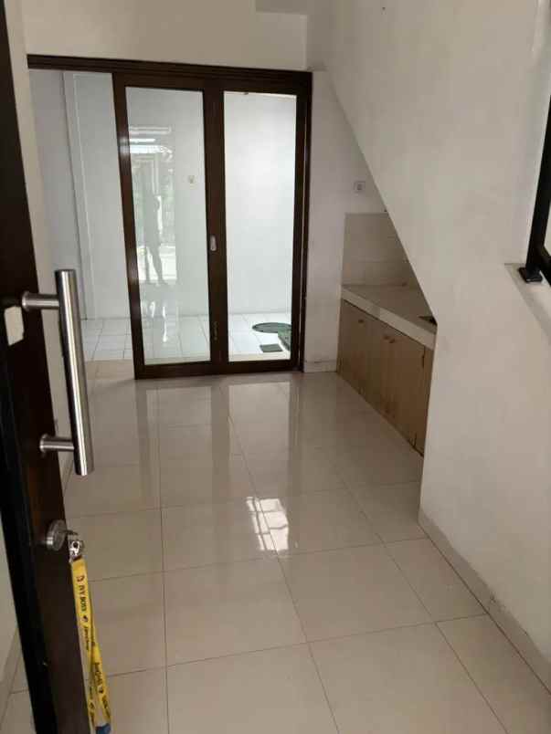 dijual rumah graha raya bintaro