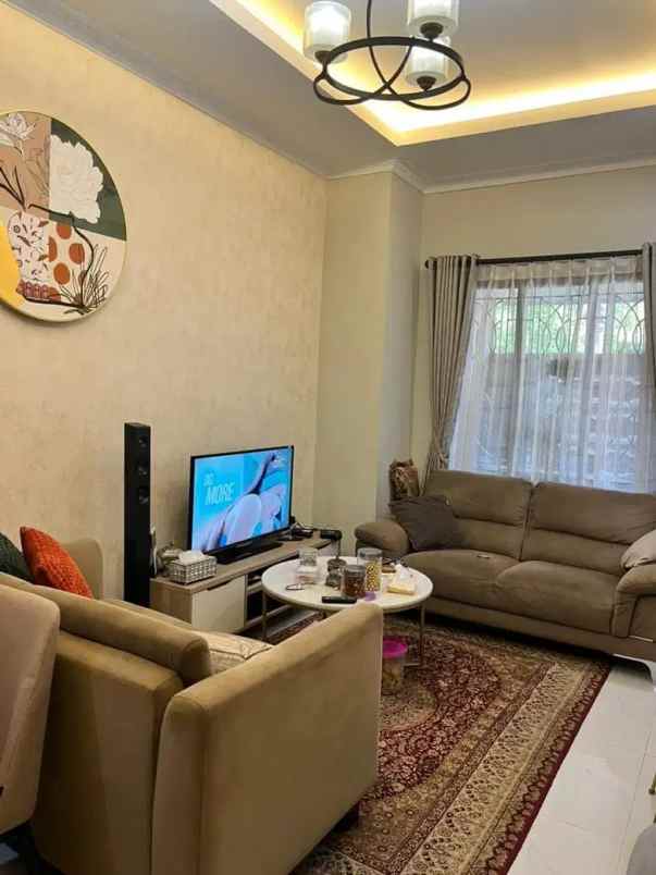 dijual rumah graha raya bintaro rapi dan terawat