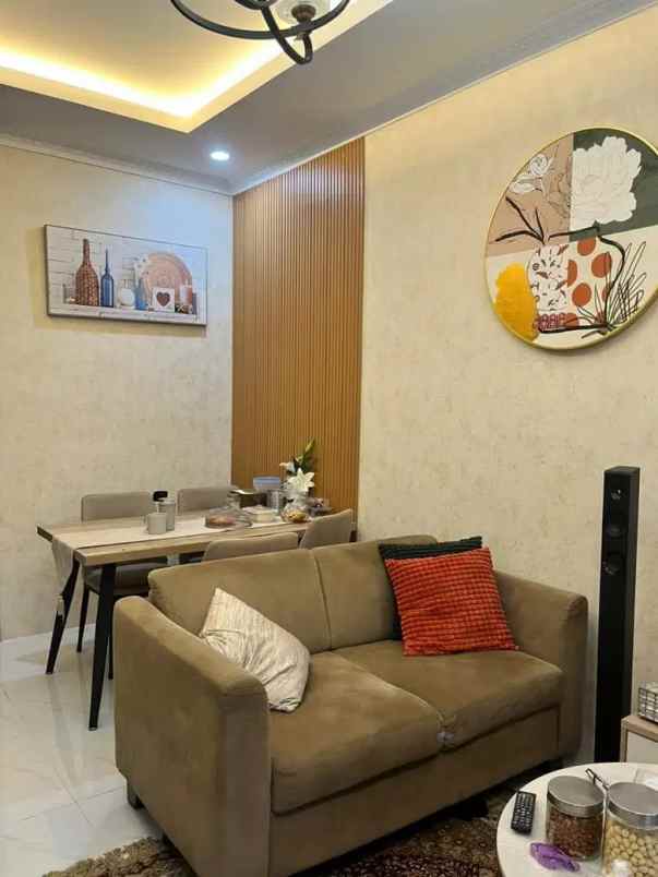 dijual rumah graha raya bintaro rapi dan terawat