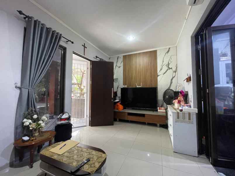 dijual rumah graha raya fortune