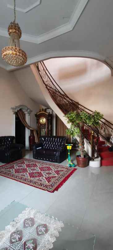 dijual rumah graha taman bunga bsb city