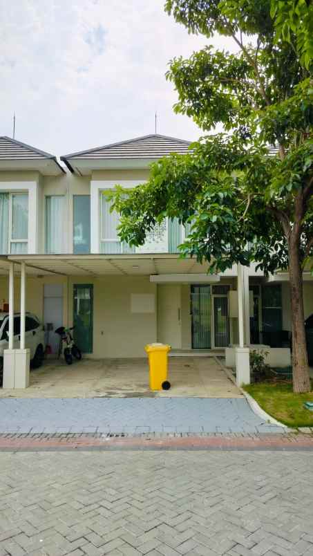 dijual rumah grand pakuwon