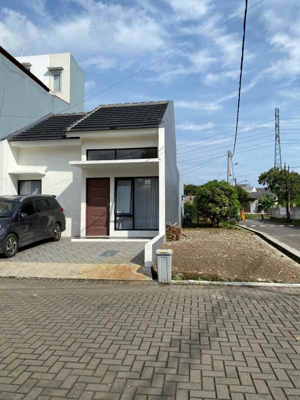 dijual rumah grand pinus regency