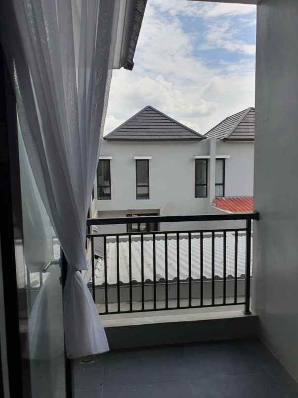 dijual rumah grand wisata cluster