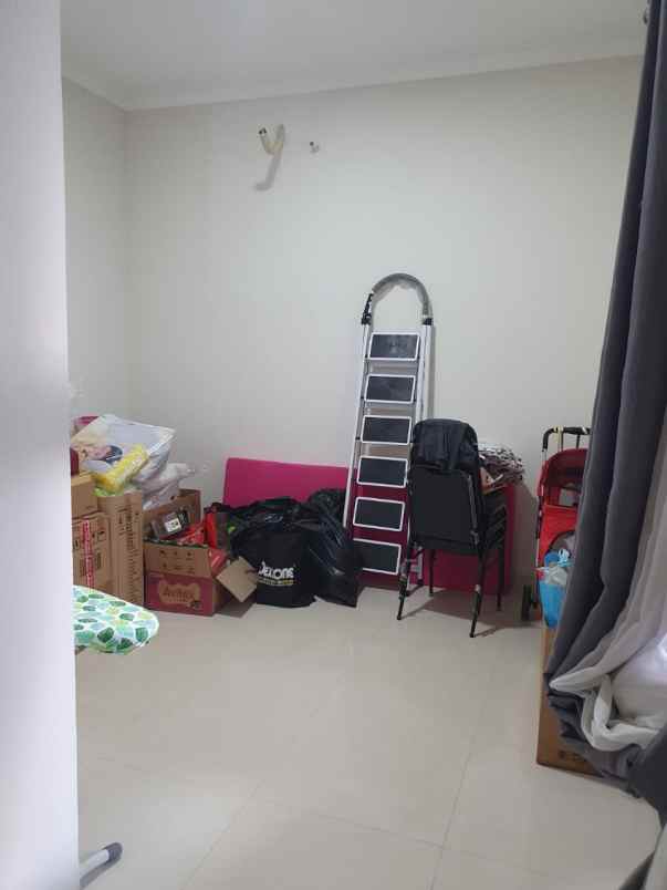 dijual rumah grand wisata cluster