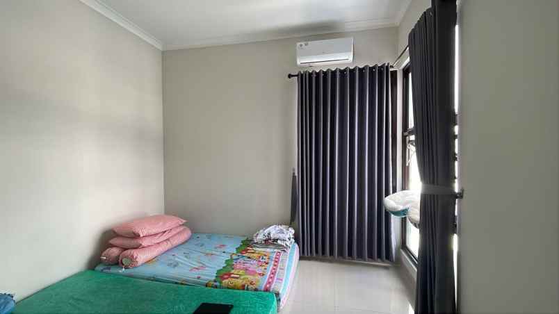 dijual rumah grand wisata cluster