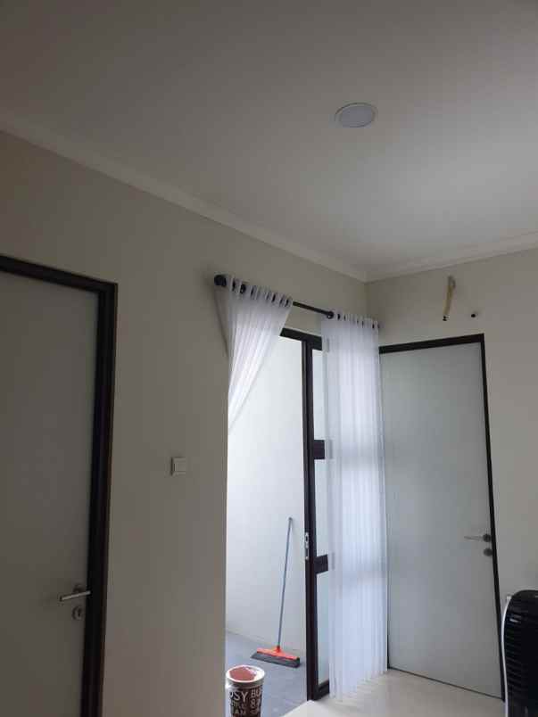 dijual rumah grand wisata cluster