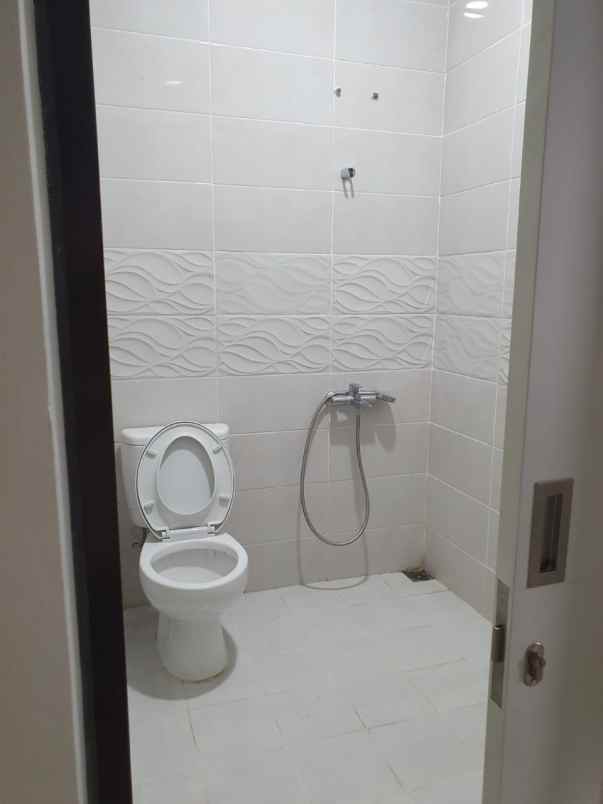dijual rumah grand wisata cluster