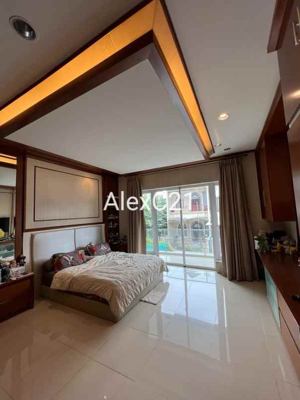 dijual rumah grisenda pik