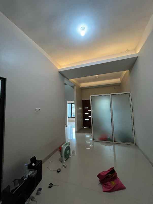 dijual rumah griya babatan indah