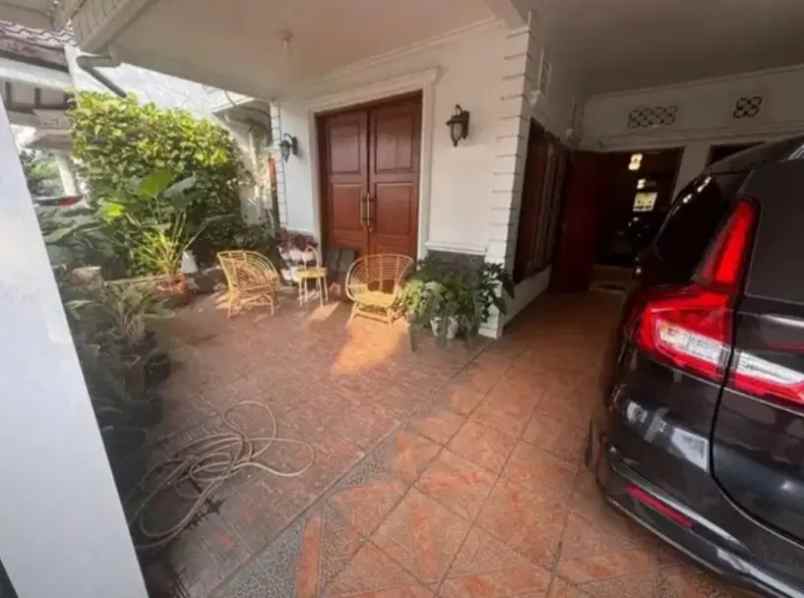 dijual rumah griya jatisari