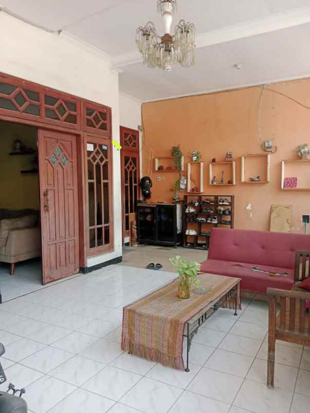 dijual rumah griya kebraon