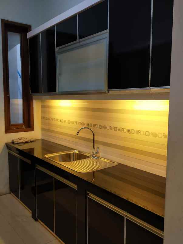 dijual rumah grogol limo depok