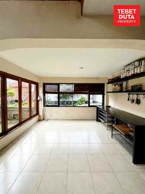 dijual rumah gudang peluru