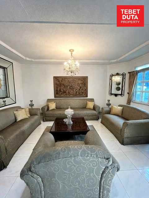 dijual rumah gudang peluru