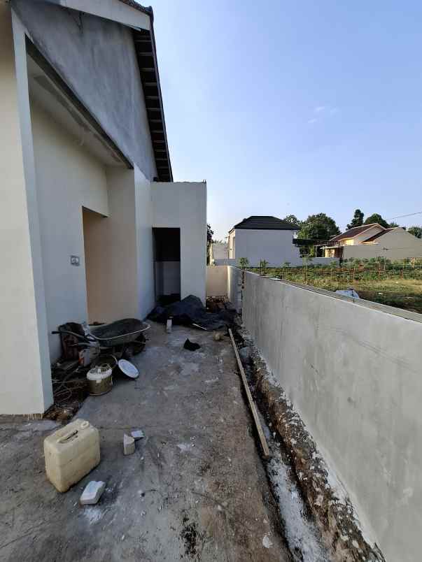 dijual rumah gunung pati