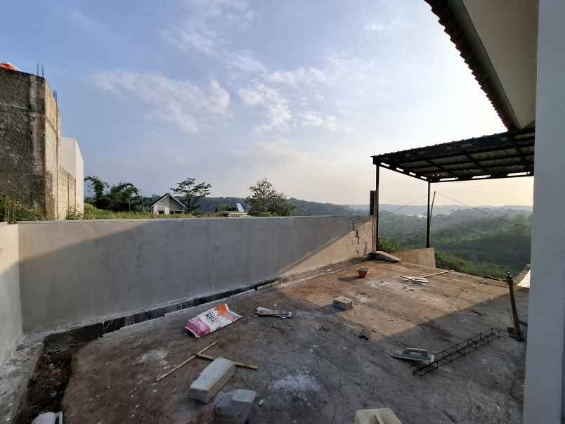 dijual rumah gunung pati