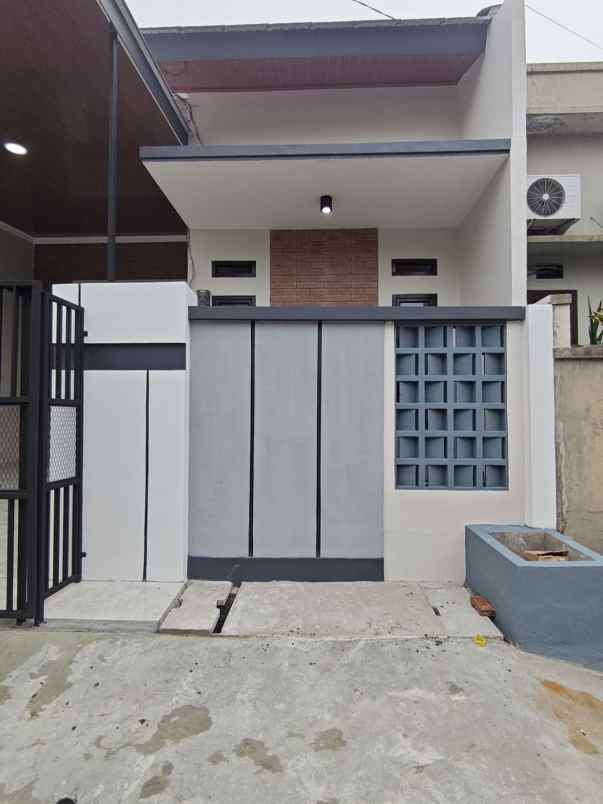 dijual rumah harapan indah